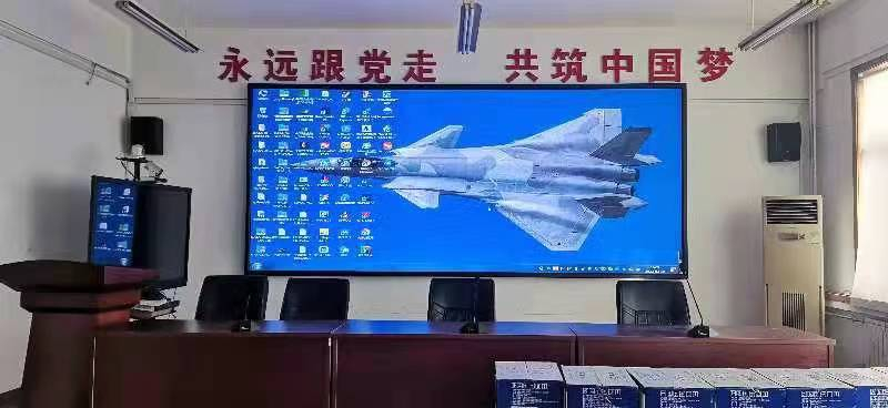 室內(nèi)P2全彩屏完成一塊，積極復(fù)工復(fù)產(chǎn)，抗疫堅持到底
